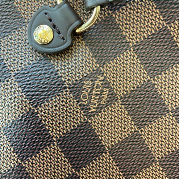 Louis Vuitton Neverfull MM - Picture 3 of 12